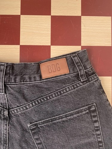 BDG Urban Outfitters Charcoal Black Denim High Rise Mom Shorts W27” - Picture 4 of 7