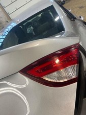 2015 Chrysler 200 Right RH Tail Light Assembly Sdn Lid Mounted