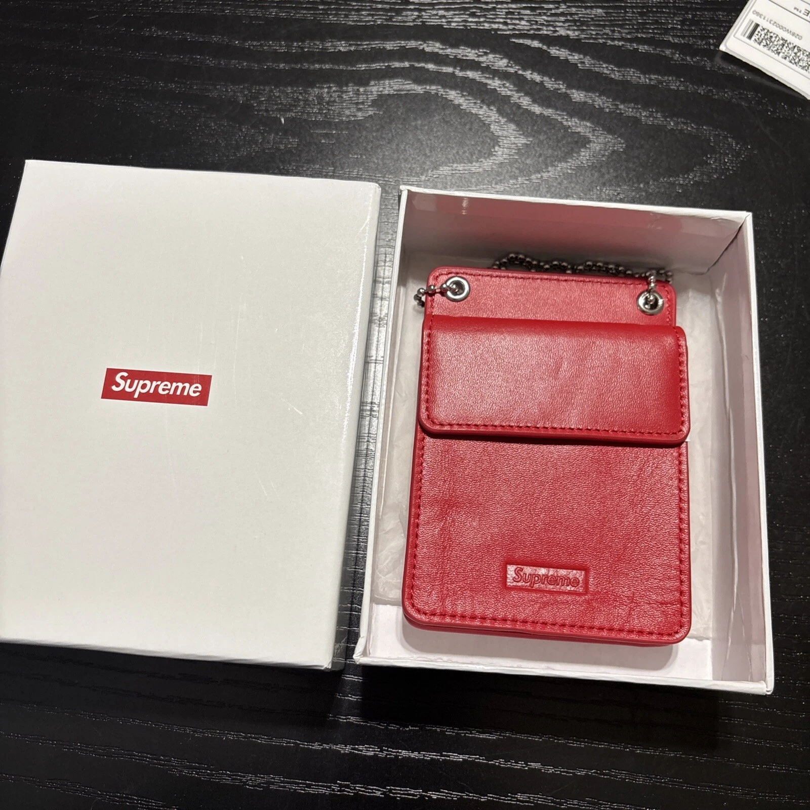 Porte identité Supreme Leather FW18 rouge neuf dans sa boîte Supreme Box logo accessoire 2018