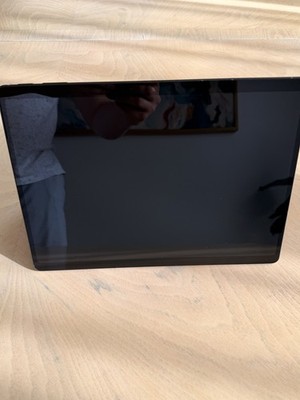 Microsoft Surface Pro 8 13'' i5-1145G7 8GB RAM 256GB SSD Win 11 Pro Tablet