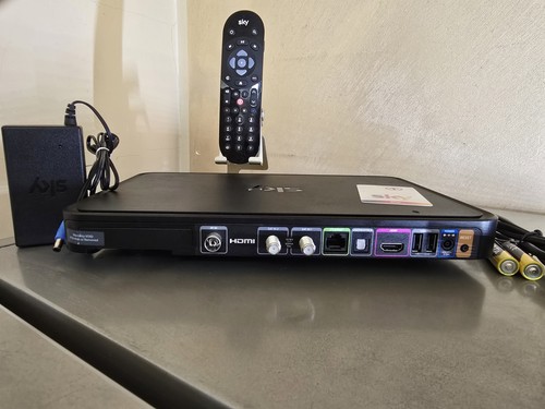 DECODER SKY Q BKACK ESi-160 DVBT2 REGALO SCHEDA SCADUTA PER CANALI IN CHIARO - Foto 5 di 8