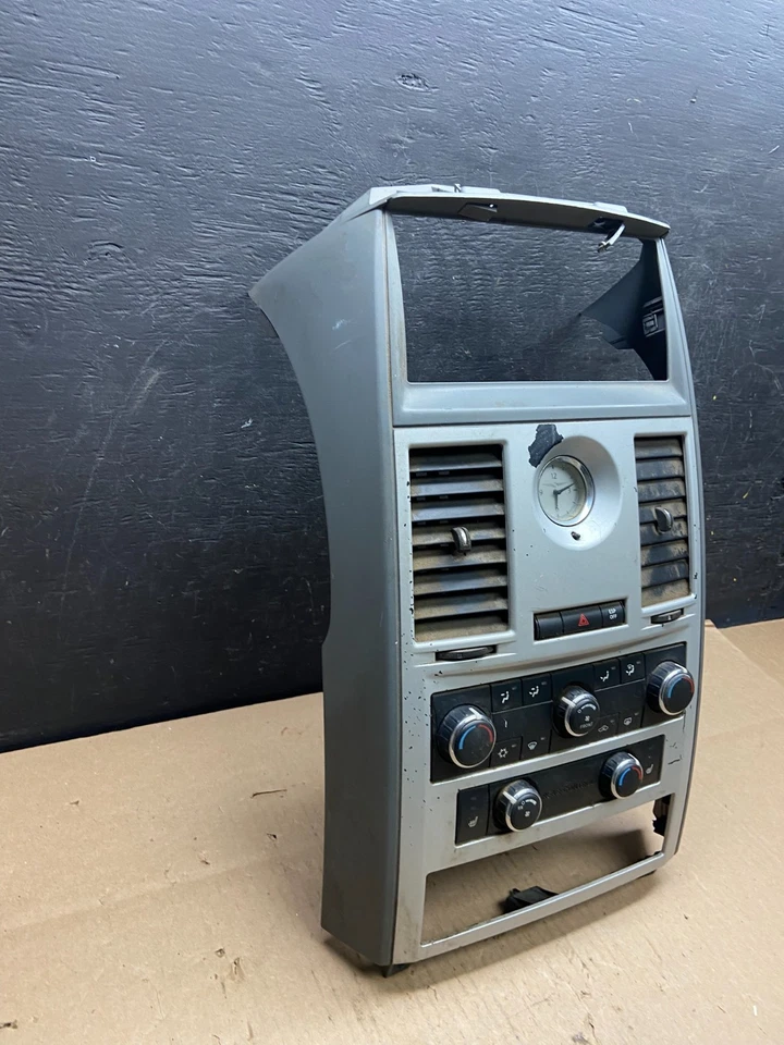 Panel de control climático Chrysler Town Country 2008-2010 tablero central moldura T4606 DG Foto 3 de 4