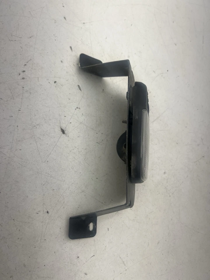 Задний купольный фонарь для Nissan NV 2500 2012-2020 годов выпуска от оригинального производителя. - Изображение 4 из 4