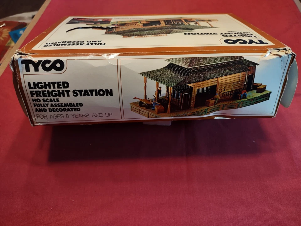 !!!!Vintage Tyco #906 Lighted Freight Station NIB NEVER BEEN USED!!!! - Image 4 of 4