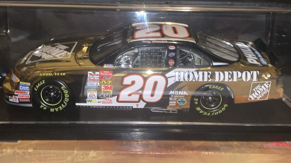 #20 TONY STEWART HOME DEPOT 2002 WINSTON CUP CHAMPION 1/24 24KT ORO PONTIAC Foto 3 de 4