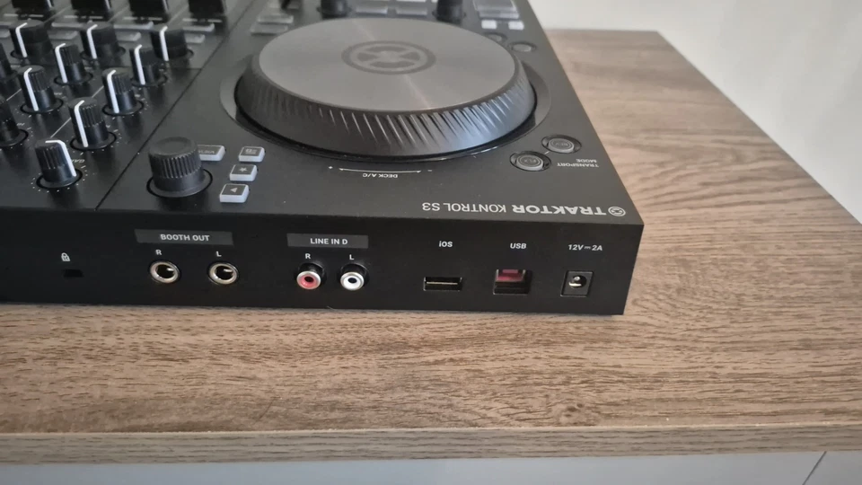 Native Instruments Traktor Kontrol S3 MK3 Digital DJ Controller - Image 4 of 4
