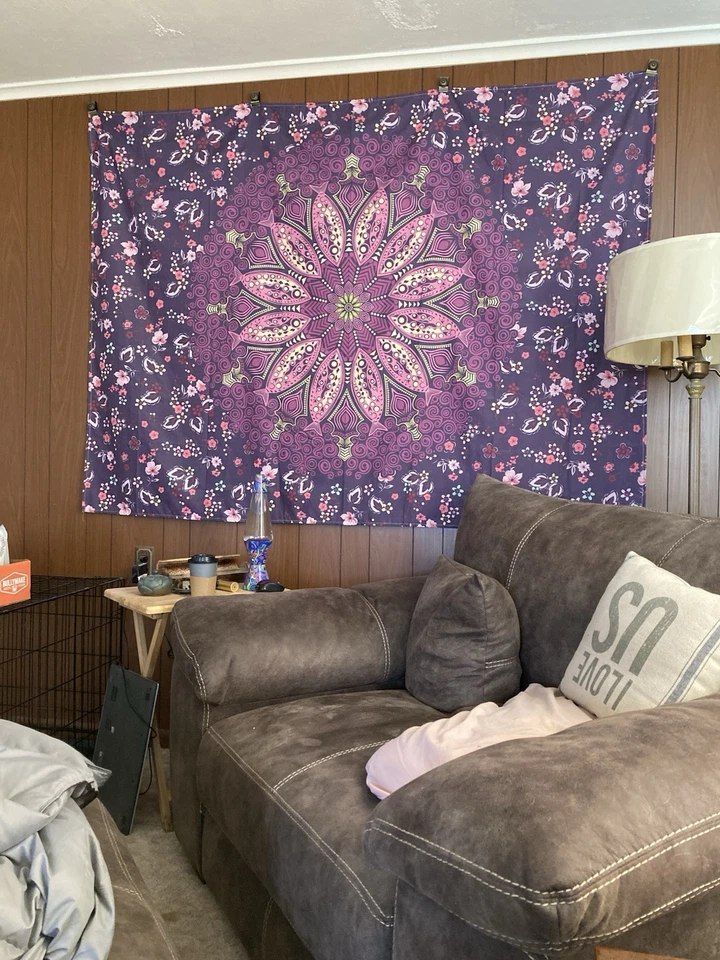 "Tapiz mandala flor púrpura 80"" X 60""" Foto 2 de 2