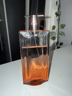 L eau De Parfum Florale Une Trés Bonne Odeur 40ml Reste