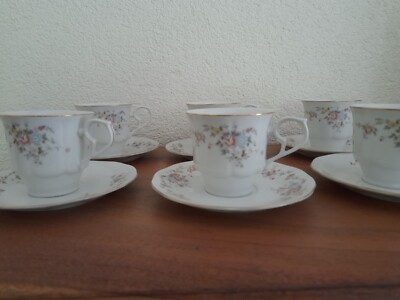 6 Tassen mit Untertassen Porzellan Made in China, Streublumenmuster neu Goldrand