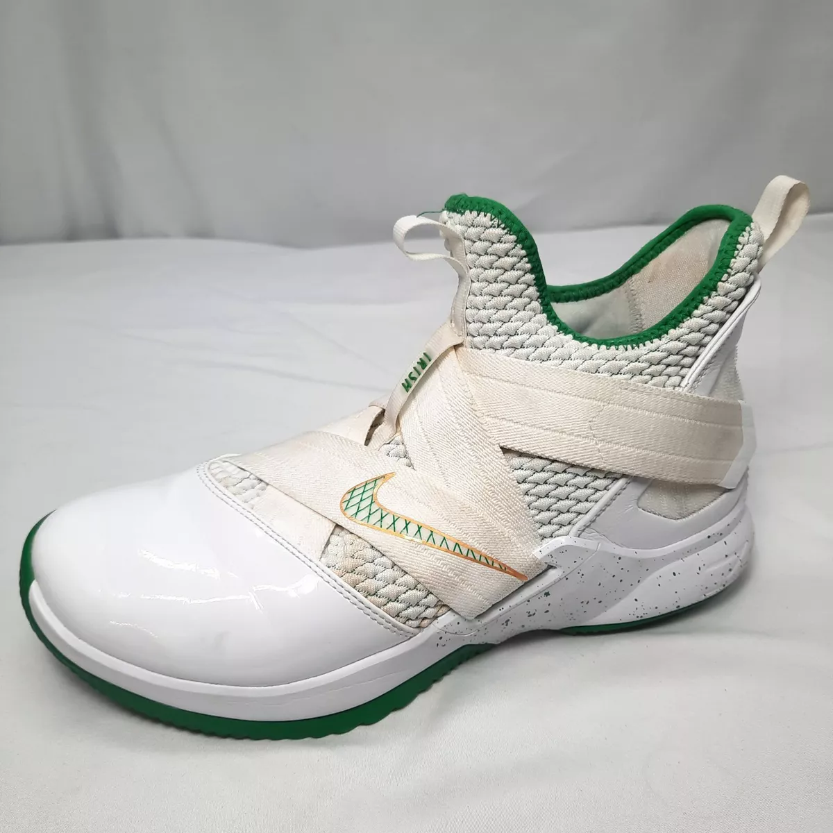 Lebron store soldier white