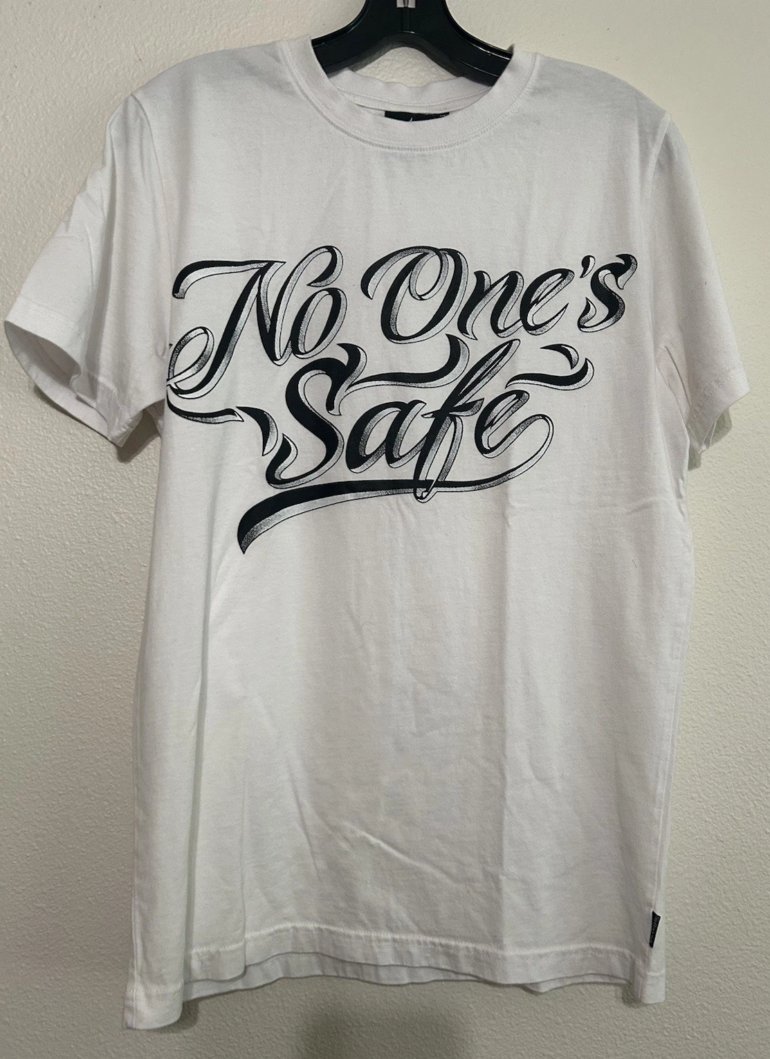 Men’s T-shirt “No One’s Safe” Size M