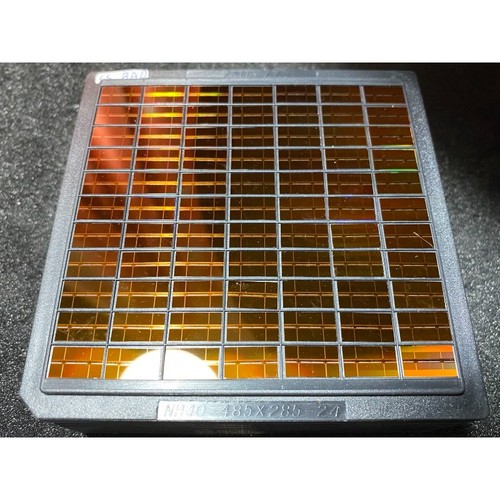 Pre-Cut Silicon Wafer Die DDR Memory Chip - Picture 2 of 3