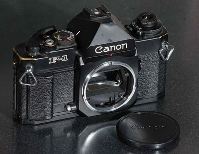 Canon New F-1 F1N mit Prismensucher FN - werkstattgeprüft 2022 & film tested - Bild 1 von 4