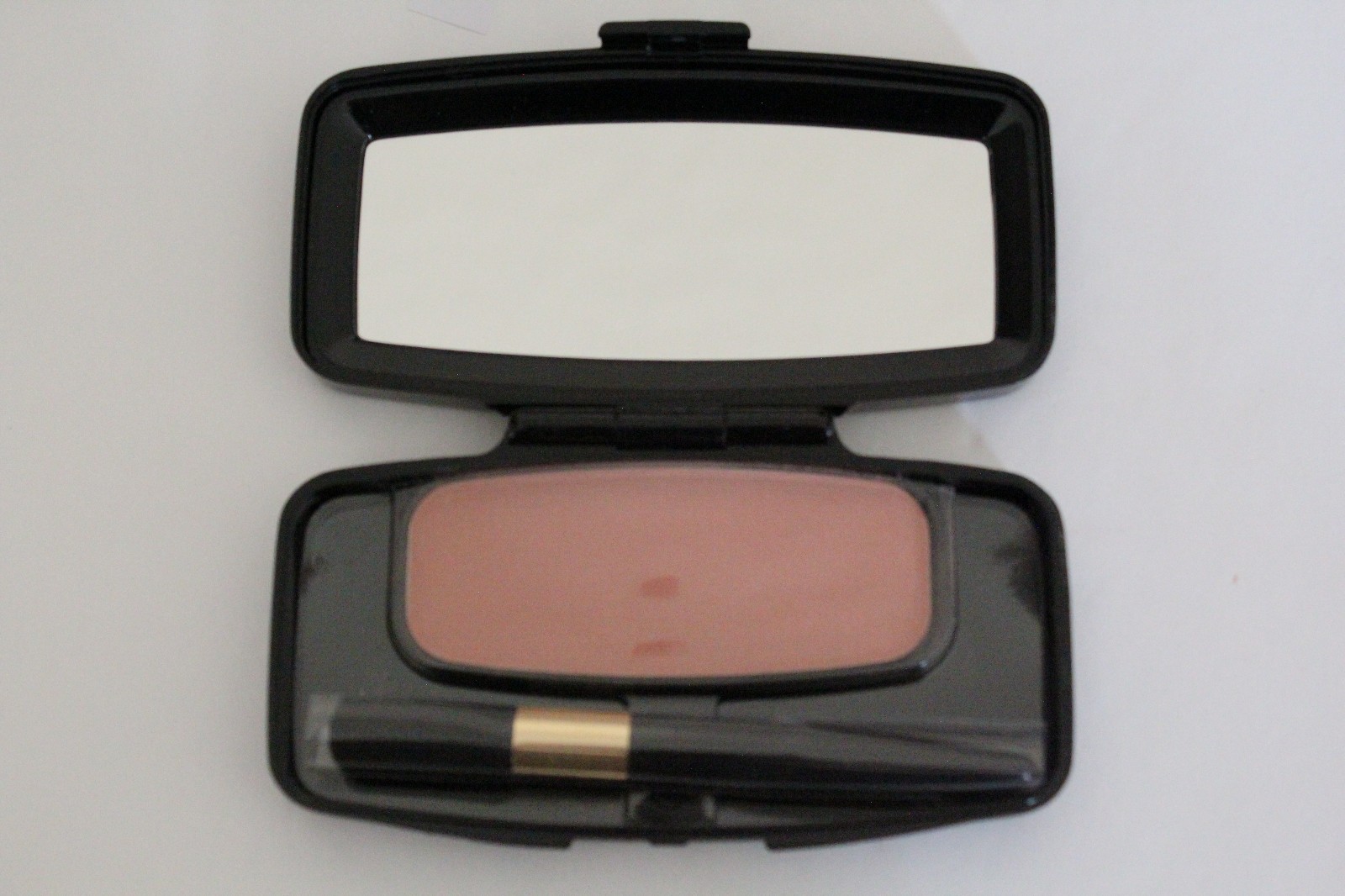 LA FEMME GLOW-ON ROUGE...CHOOSE YOUR COLOR