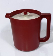 Tupperware Red 2 Quarts Short Drink Pitcher With Push Button Seal #1575