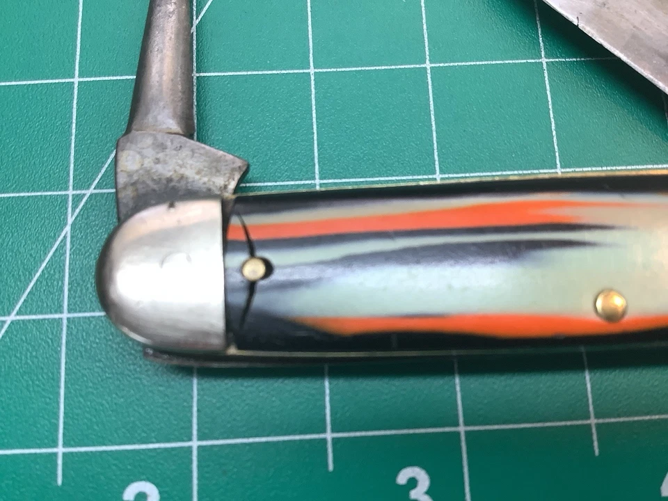 Antiguo cuchillo de ganado mediano Winchester de la era 1920-1940 - asas coloridas Foto 4 de 4