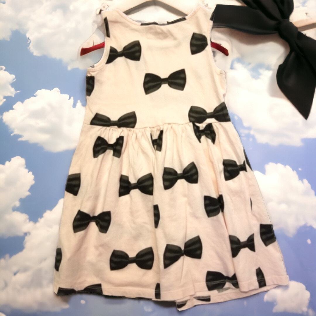 h&m black and cream dress & Bowties 2-4 Years Old! Midi dresses Club Monaco Midi Solid nvgroup_dress128 Square neckline and wide Color:Cream Peach Rose