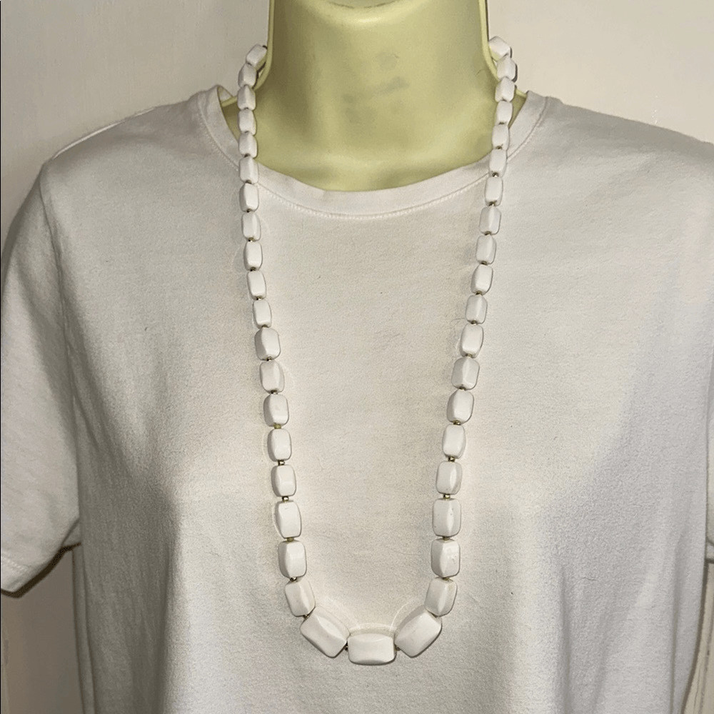 White Plastic Rectangular Beaded Necklace - image 1