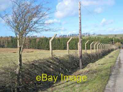 Foto 6x4 Kriegszaun in der Nähe von Greenfield Farm Waskerley der hohe Beton c2007
