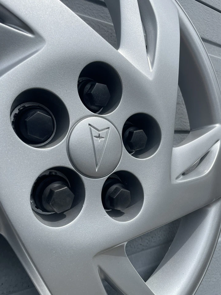 1999-2002 Pontiac Sunfire Silver 15” Hubcap 1 Original Bolt On Mint Used Nice - Image 4 of 4