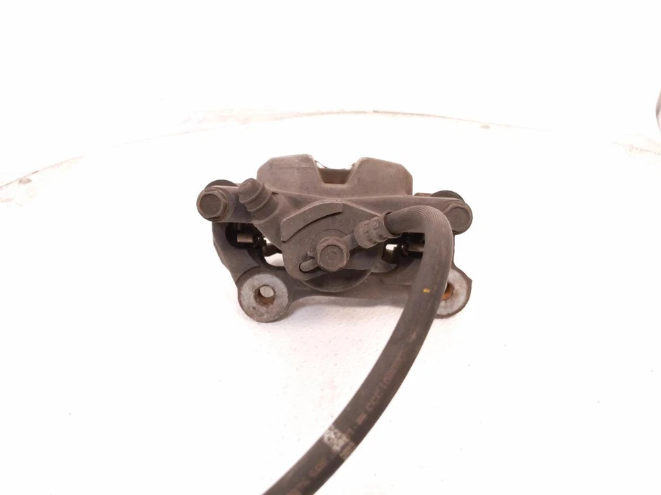 Pinza de freno conductor trasero izquierdo lexus is250 2014-2015 47850-30390 Foto 3 de 4
