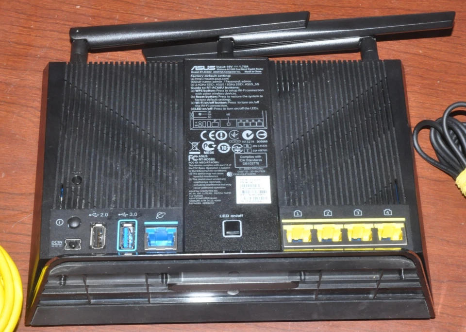 ASUS RT-AC68U AC1900 1300Mbps 4 Port Gigabit Wireless AC Router - Image 2 of 2