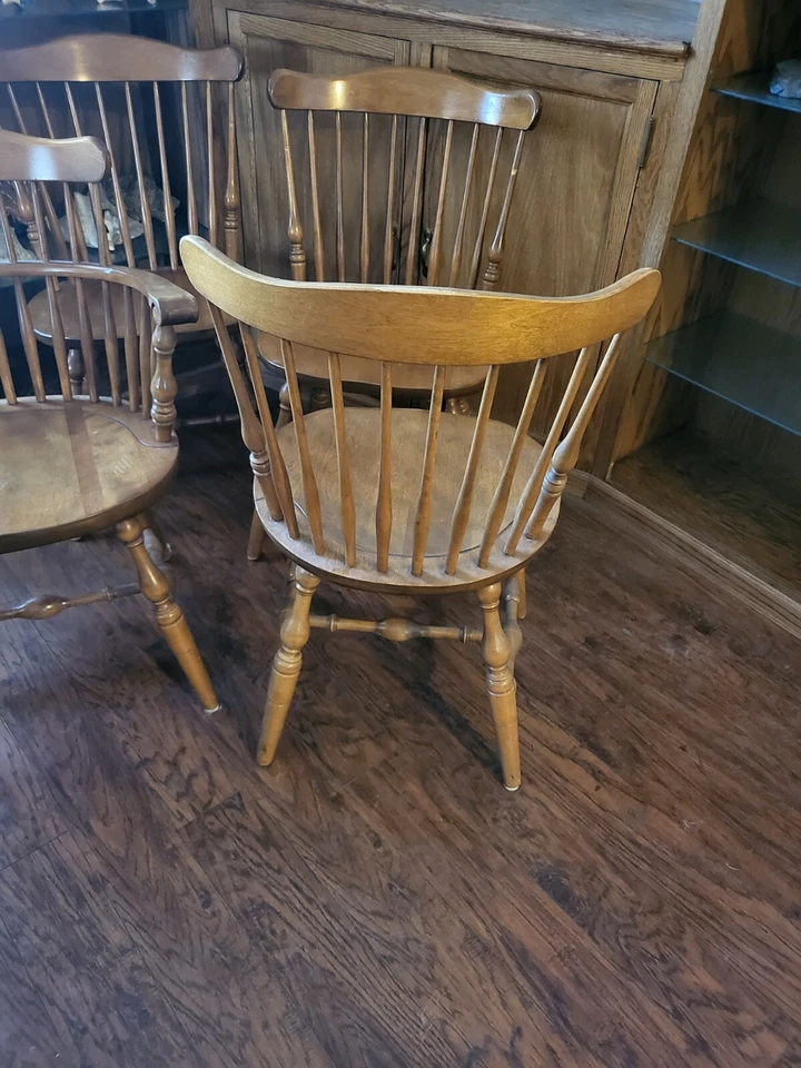 Conjunto de cadeiras de madeira colonial vintage S Bent & Bros (6) - Imagem 4 de 4