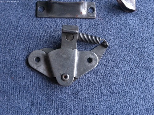 ALFA ROMEO Giulietta / Giulia SPIDER Used Lot of 5 HOOD LATCH PARTS - Picture 3 of 11