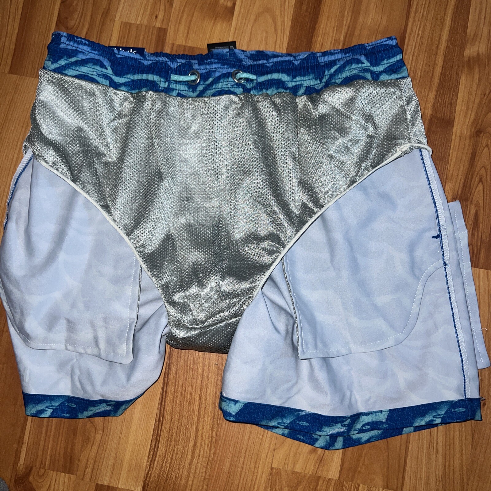 HUK Men’s Pursuit Salt Dye Volley 5.5” Swim Shorts Beach Glass Size
