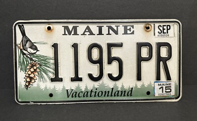 VINTAGE MAINE LICENSE PLATE PINE CONE/CHICKADEE 1195 PR