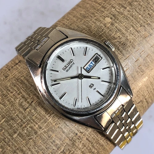 Vintage Seiko SQ Women 8523-0010 Gray Dial Day/Date 25mm Quartz Analog Watch 6"