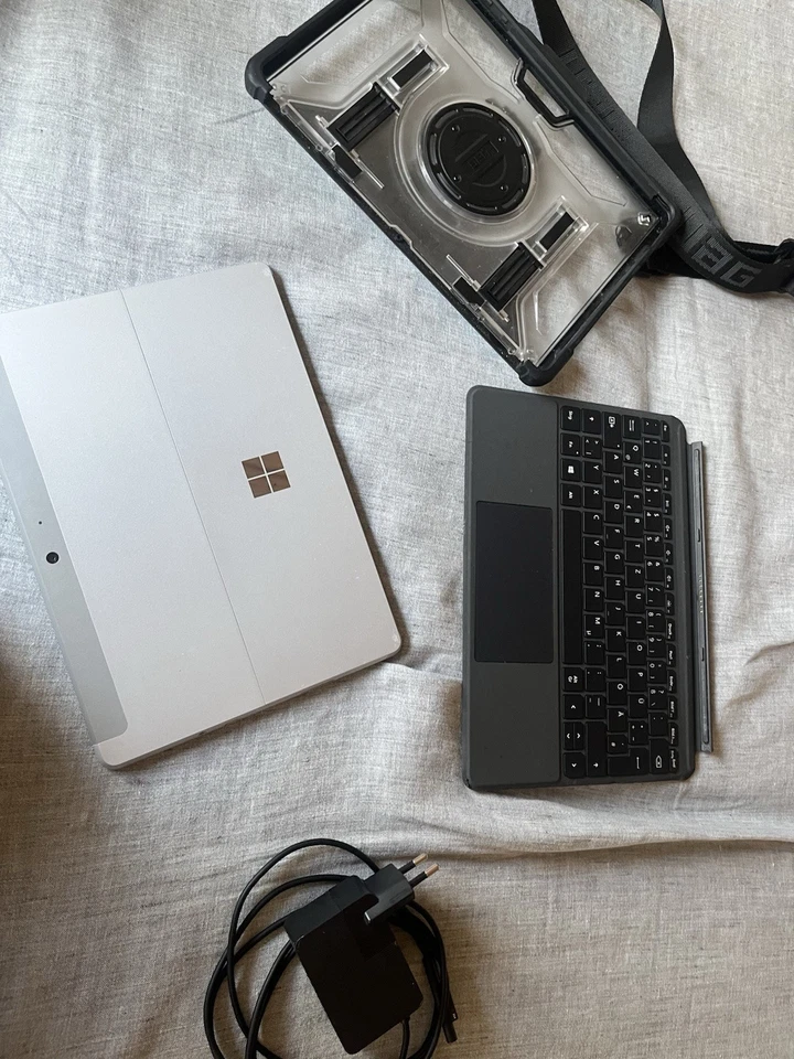 Microsoft Surface Tablet Touch mit abnehmbarer Tastatur - Bild 3 von 4