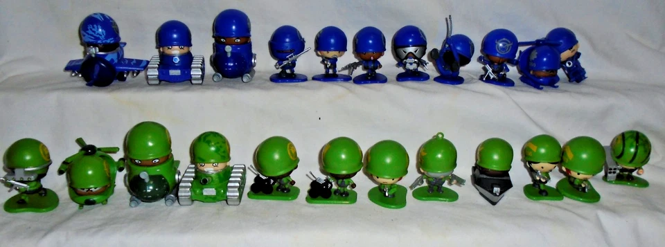 MGA Impresionante Pequeño Hombre Verde Lote 23 Figuras Ejército Vehículos Barco Motocicleta Tanques Foto 2 de 4