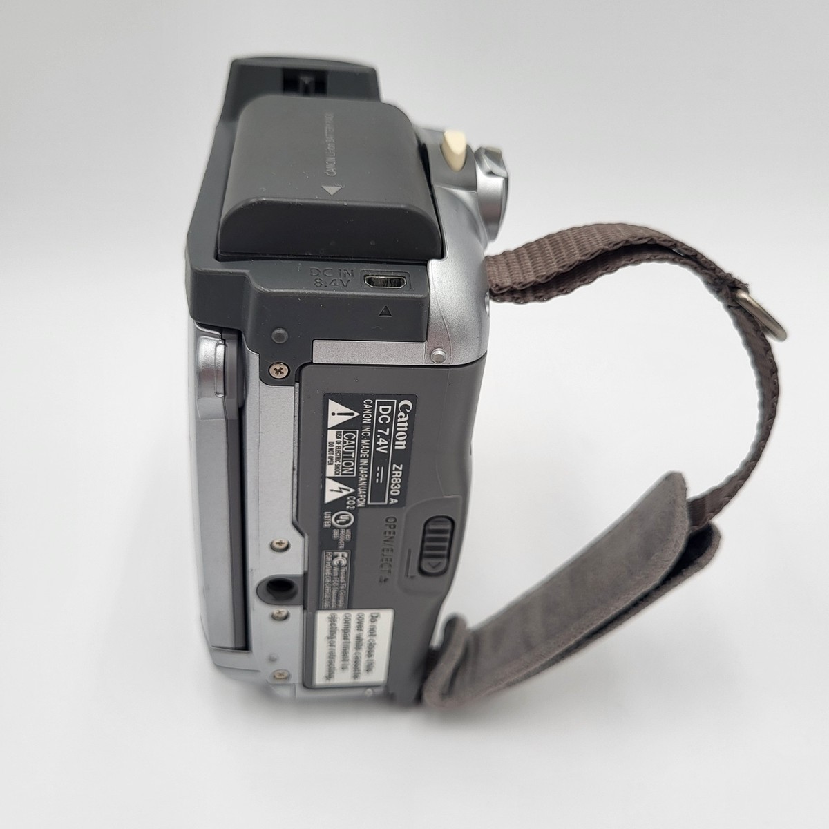 Canon MiniDV ZR830 Camcorder Video Camera With Manual and Case