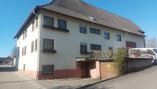 Gro&szlig;es Familienhaus mit  2292m2 gesamtfl&auml;che Kleintierhaltung m&ouml;glich