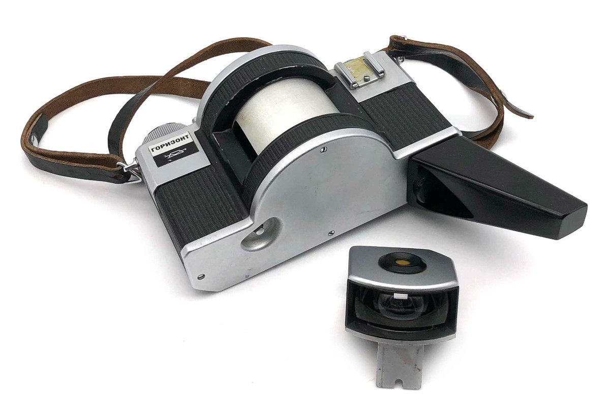 Soviet Vintage Collectible USSR KMZ 35mm HORIZONT Panoramic camera