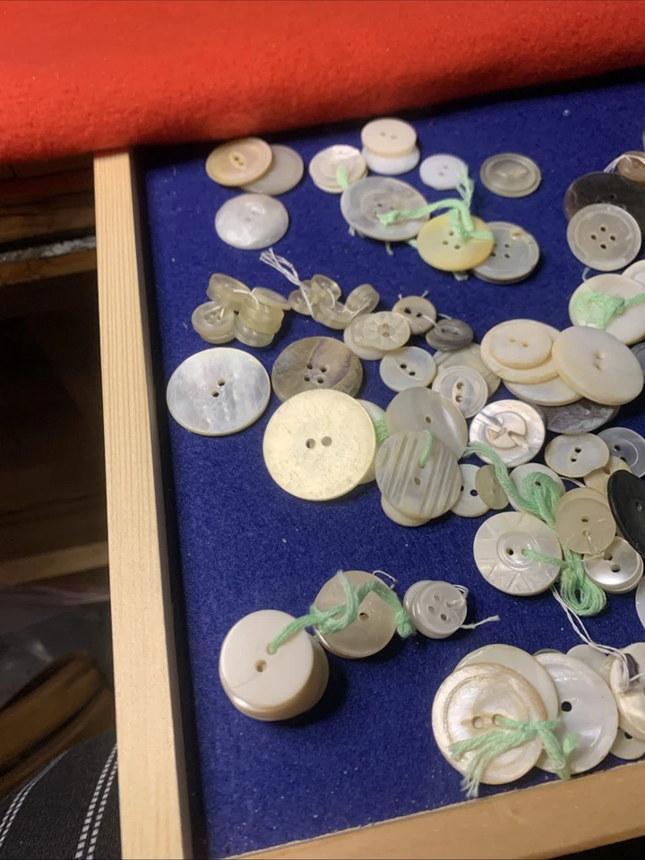 Buttons  - Image 2 of 3