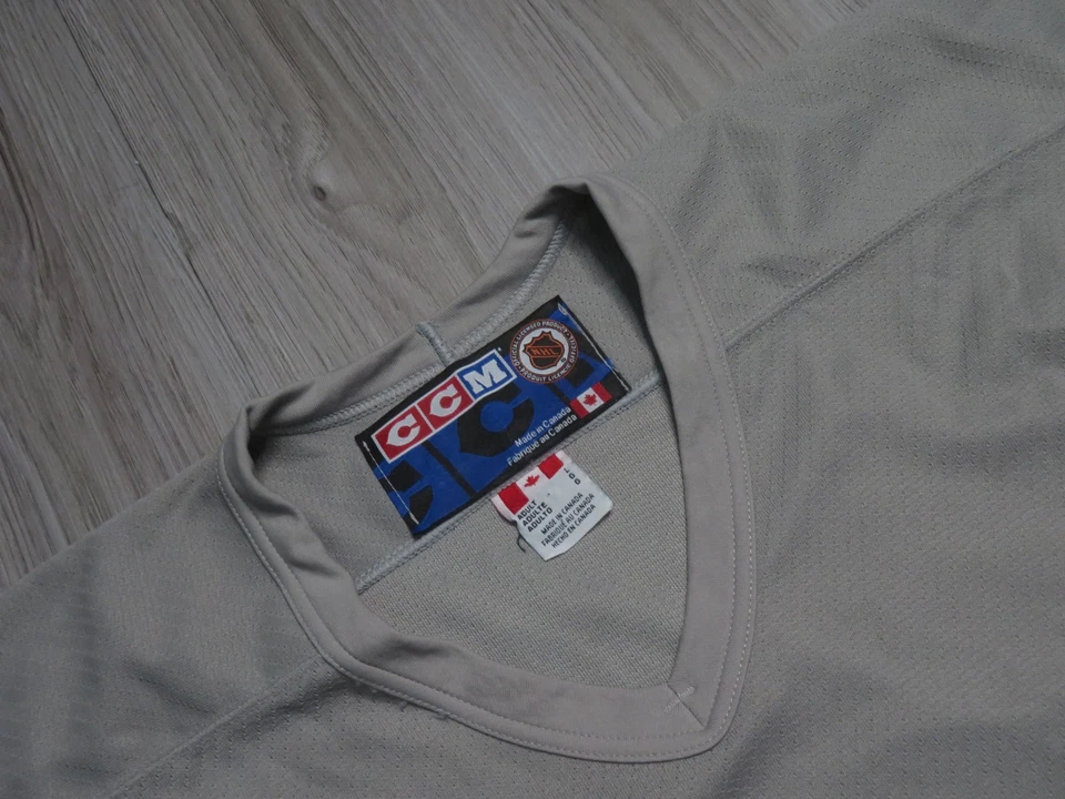 Vintage CCM Dallas Stars Center Ice Grey Size Large Men Pre Owned 90s Rare - Image 2 of 4