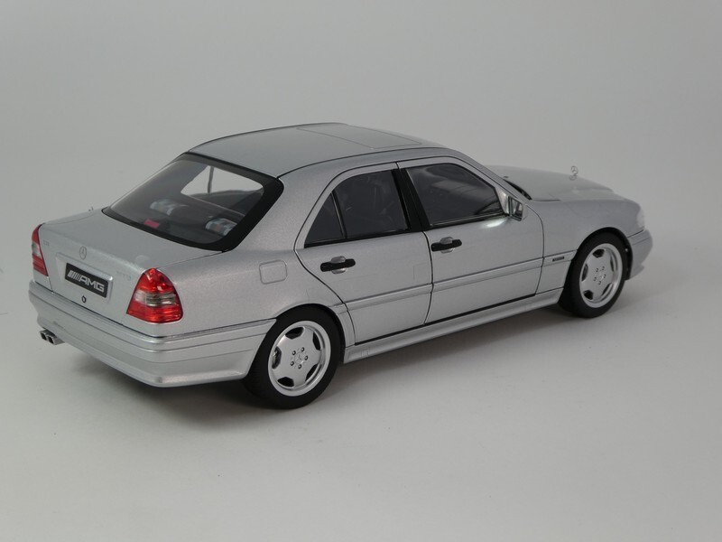 Mercedes-Benz C 36 AMG (W202) ミニカー Norev Mercedes Benz C-36 AMG Silver Metallic 1993 1/18