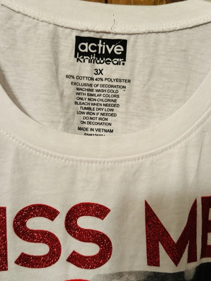 Marilyn Monroe “ Kiss Me Under The Mistletoe” Christmas T-Shirt Size 3X - Image 3 of 4