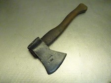 Altes geschmiedetes  Beil Axt Spalter  AXE Holzhauer  mit Stiel Holz - Beil