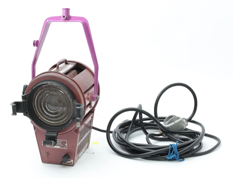 Mole Richardson Type 4131 2000W Baby Junior w/new bulb - Image 2 of 3