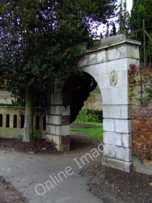 Photo 6x4 Arch in Gunnersbury Park Acton/TQ2080 Near Princess Amelia c2011