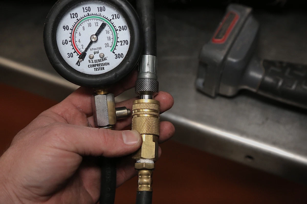 For gas engines, a 300-psi engine compression test gauge is suitable.