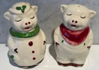 VINTAGE SHAWNEE POTTERY WINNIE & SMILIEY PIG SALT & PEPPER SHAKER SET 1940