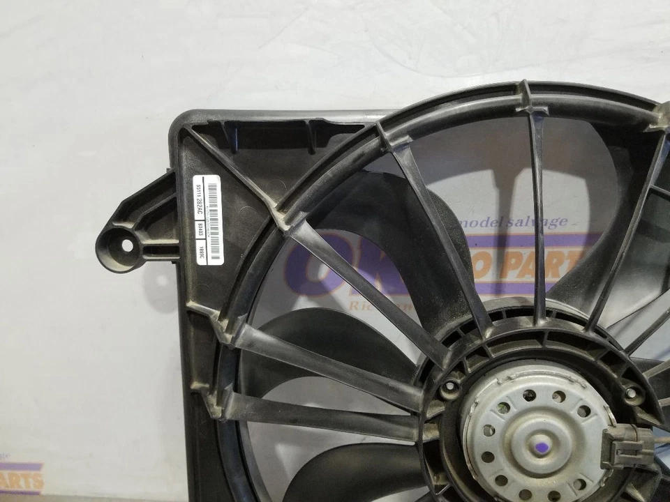 19 2019 CHRYSLER 300 3.6L ENGINE RADIATOR COOLING FAN  - Image 2 of 4