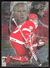1996-97 9075C Flair Chris Osgood Detroit Red Wings #29