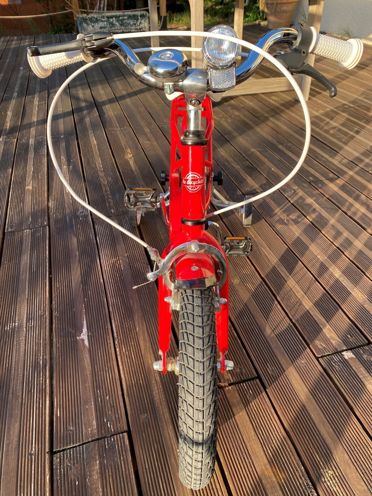 Vélo enfant 4-6 ans pour apprendre l'équilibre sans peur grâce aux petites roues