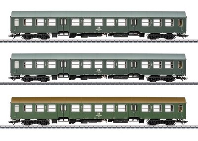 Marklin HO Passenger car set 42580 & 42581 new in unopened boxes 