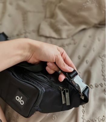 New Alo Yoga Explorer Belt Bag Black – Crossbody Waist Fanny Pack